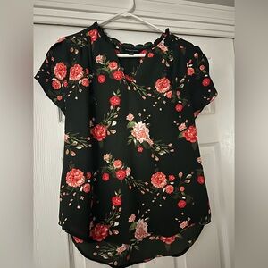 Black/floral short sleeve blouse size M